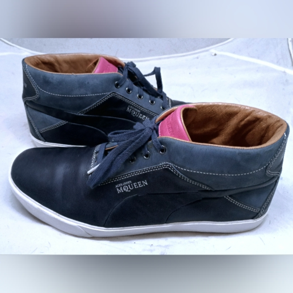Alexander McQueen Men's Dark Blue and Pink Sneakers